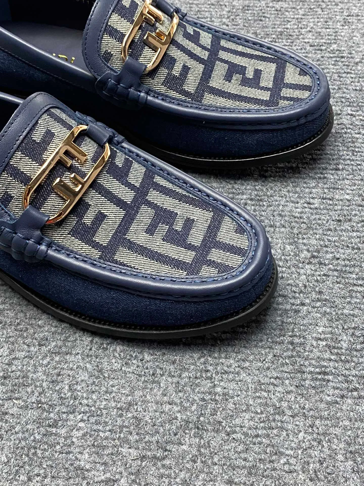 Men's Men's Shoes Men's Men's Shoes 💰900FENDI Fendi Men's Breathable and Comfortable Leather Shoes. Original development. The leather outsole is made of leather. Counters copy one to one. Imported counter cowhide. Imported water dyes cattle. 38 to 44. (45.46. can be ordered. 47.